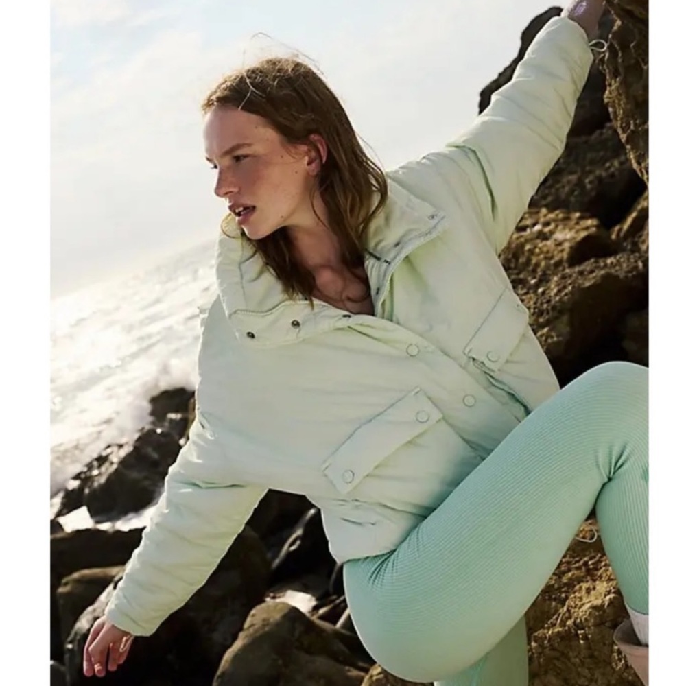 Free People Movement Phoebe Packable Jacket Size Medium, NWT
